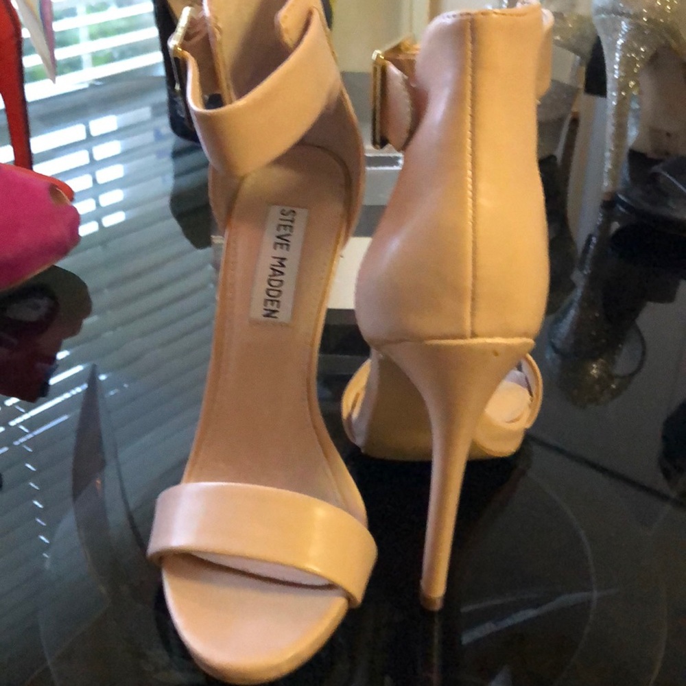 Shoe - Picture 2 of 3